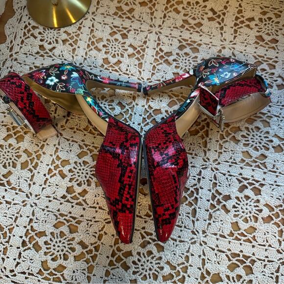 Chic Red Patterned Women's Heels - Picture 4 of 9